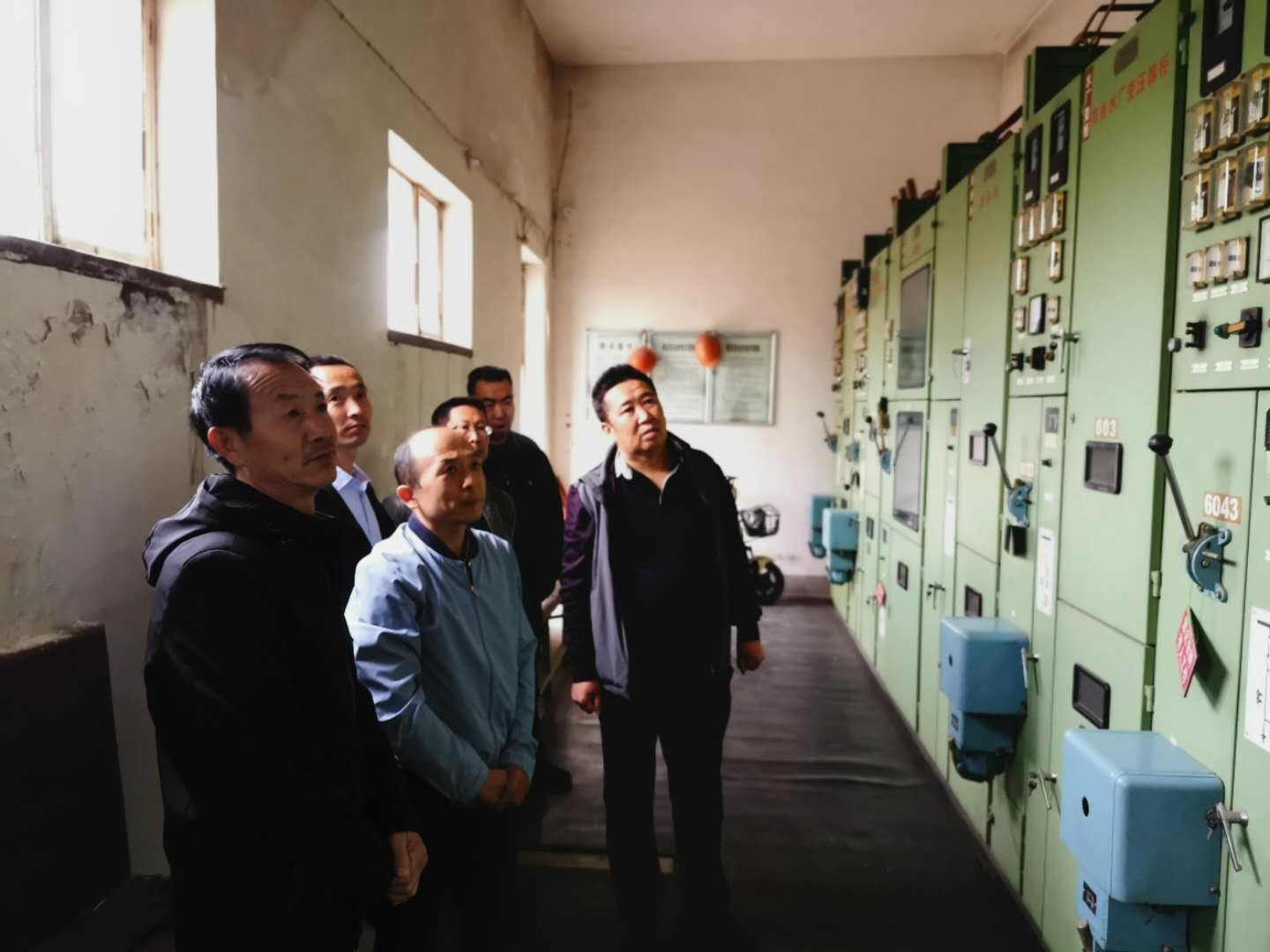 公司總經(jīng)理王建人在供水、污水生產(chǎn)一線開展風(fēng)險(xiǎn)隱患排查.jpg